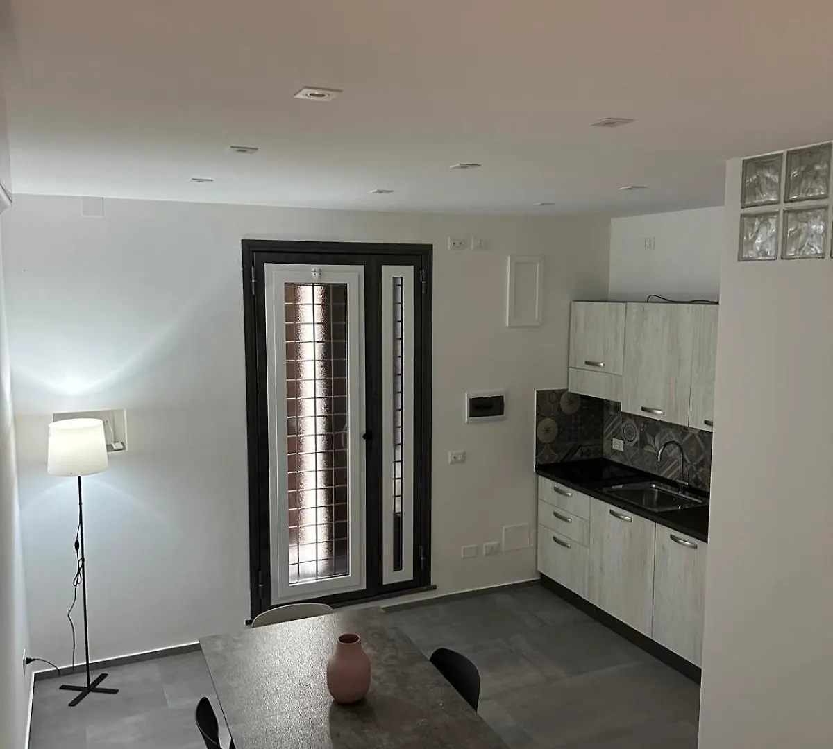 Vespro House Villa Palermo 0*,  Italien
